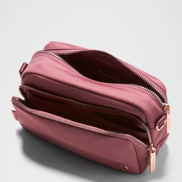 Lululemon Everywhere Crossbody Bag - Picture 9 of 9